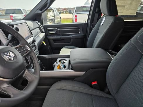 Used 2025 RAM 2500 Big Horn AWD/4WD image 23