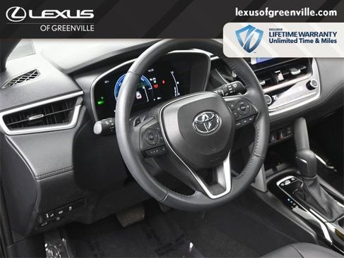 Used 2024 Toyota Corolla Cross XSE image 23