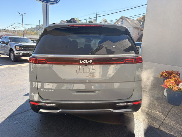 Used 2024 Kia Carnival SX Prestige FWD image 8