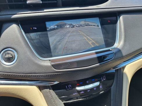 Used 2019 Cadillac XT5 FWD image 18