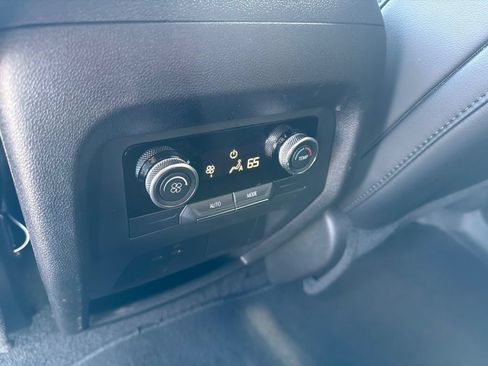 Certified 2025 Buick Enclave Preferred AWD/4WD image 18