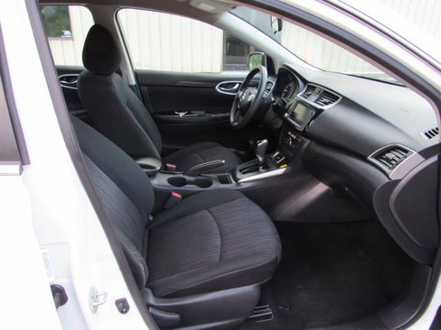 Used 2019 Nissan Sentra SV FWD image 8