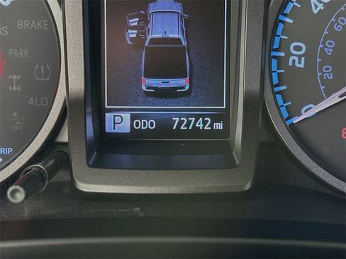 Used 2021 Toyota Tacoma TRD Off-Road image 8