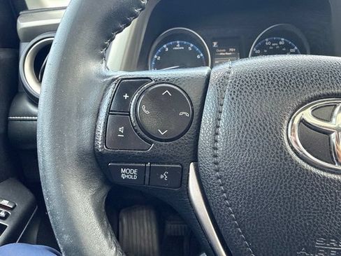 Used 2018 Toyota RAV4 XLE AWD/4WD image 17