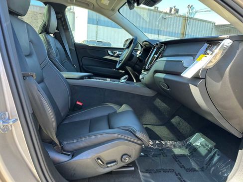 New 2025 Volvo XC60 B5 Ultra w/ Protection Package Premier image 10