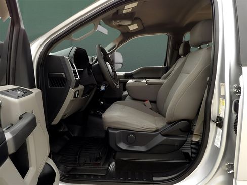 Used 2017 Ford F250 XLT image 14