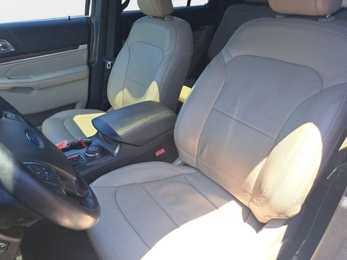 Used 2018 Ford Explorer Limited w/ Equipment Group 301A AWD/4WD image 15
