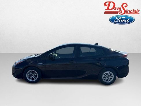 Used 2017 Toyota Prius Two w/ Carpet Mat Package image 10