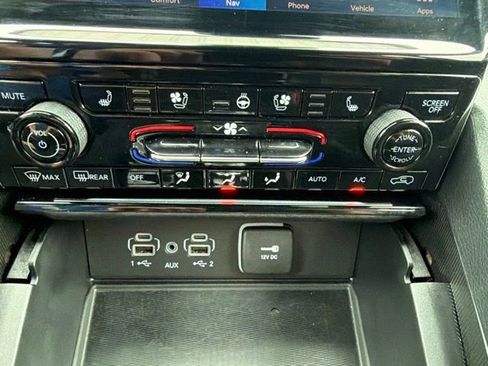Used 2024 Jeep Grand Cherokee L Limited w/ Luxury Tech Group II AWD/4WD image 24
