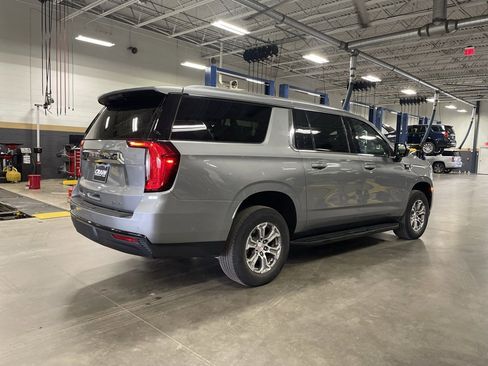 Used 2024 GMC Yukon XL SLE w/ Gmc Pro Safety Plus Package image 8