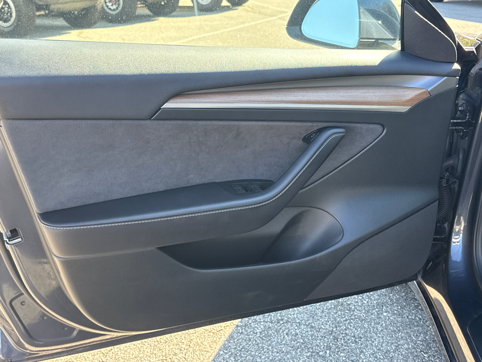 Used 2023 Tesla Model 3 Standard Range RWD image 9