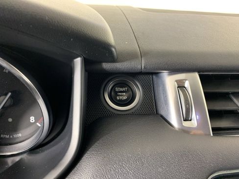 Used 2016 Land Rover Range Rover Sport SE image 17