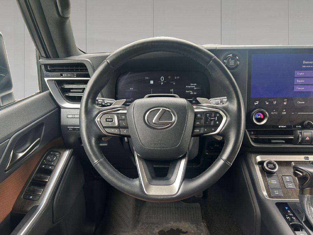 Used 2024 Lexus GX 550 w/ Accessory Package (Z1) AWD/4WD image 13