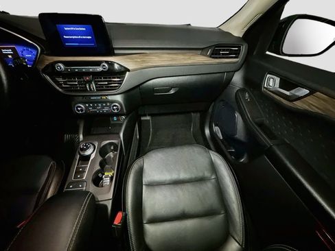 Used 2020 Ford Escape Titanium w/ Titanium Premium Package 2.0 AWD/4WD image 32