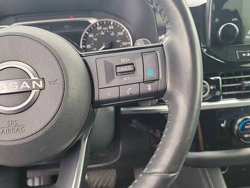 Used 2024 Nissan Pathfinder SL w/ Black Appearance Package FWD image 19