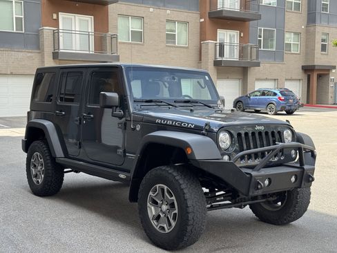 Used 2018 Jeep Wrangler Unlimited Rubicon w/ Cold Weather Group AWD/4WD image 7