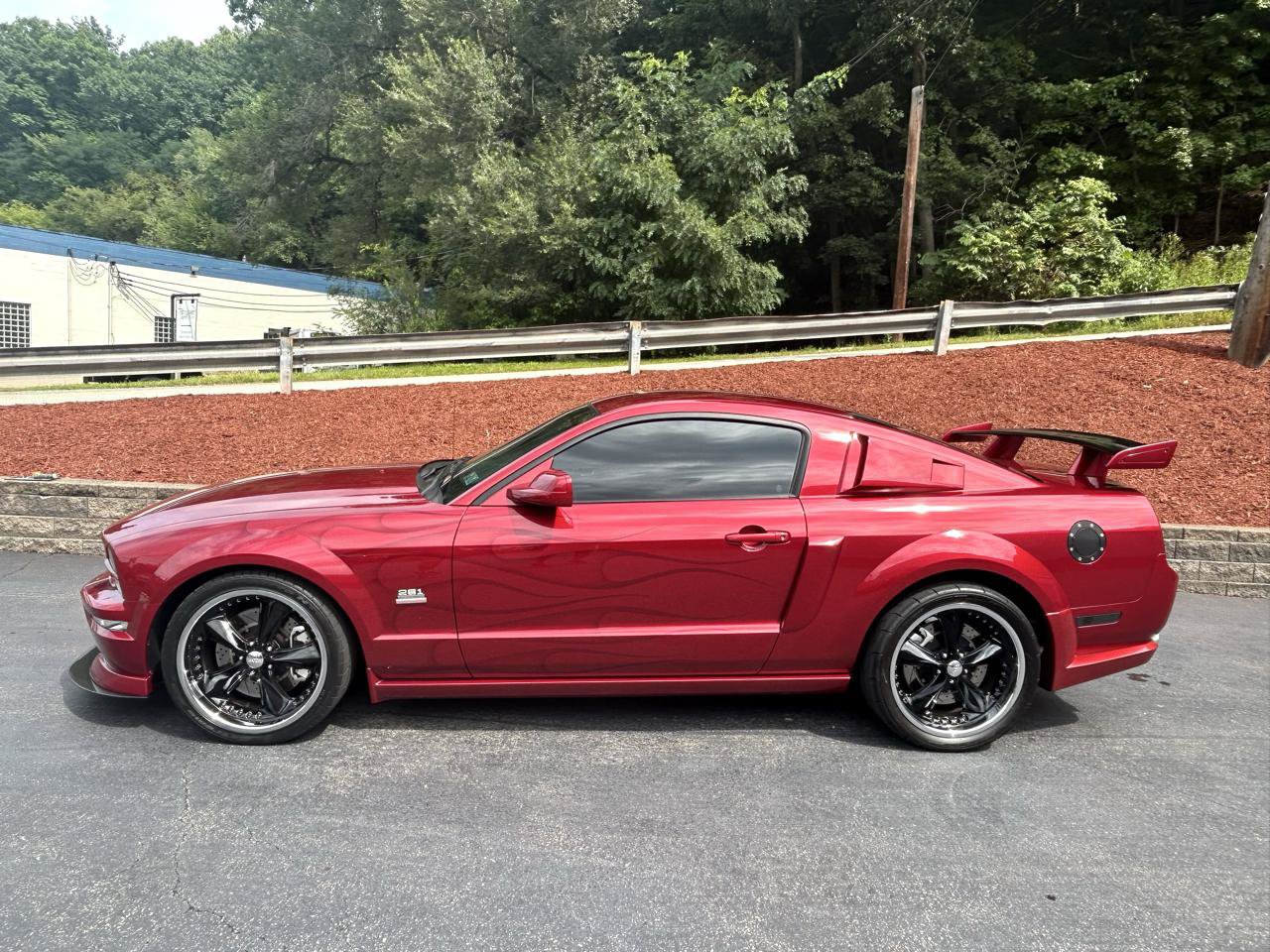 Used 2007 Ford Mustang GT RWD image 3
