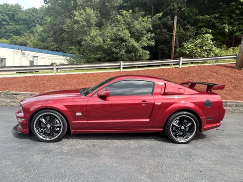 Used 2007 Ford Mustang GT RWD image 3