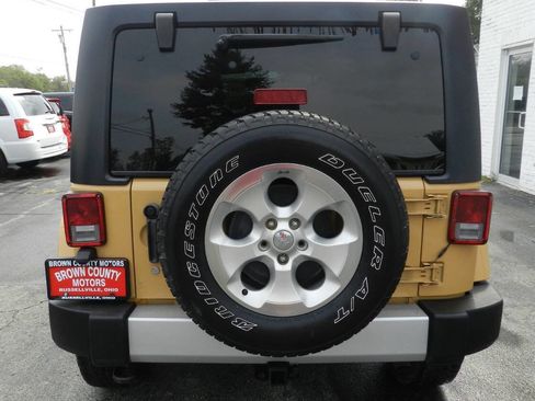 Used 2014 Jeep Wrangler Unlimited Sahara image 7