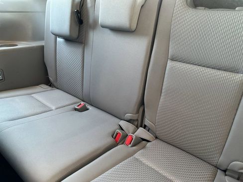 Used 2019 Toyota Highlander LE FWD image 14
