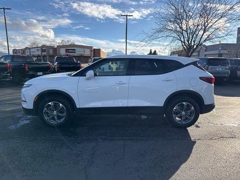 Used 2025 Chevrolet Blazer LT image 4