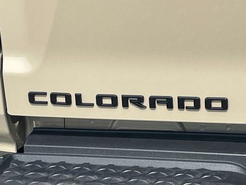Used 2023 Chevrolet Colorado ZR2 w/ Technology Package AWD/4WD image 17