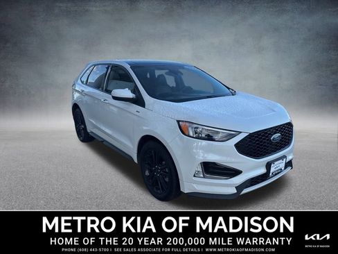 Used 2022 Ford Edge ST-Line w/ Cold Weather Package image 8