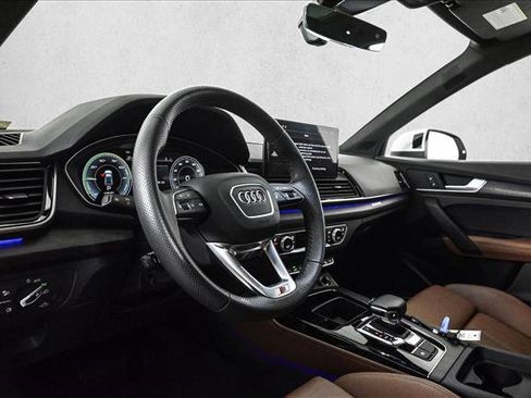 Certified 2025 Audi Q5 e Premium Plus w/ Premium Plus Package image 10