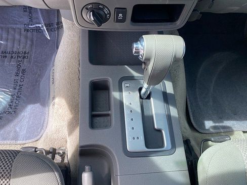 Used 2016 Nissan Frontier SV image 21