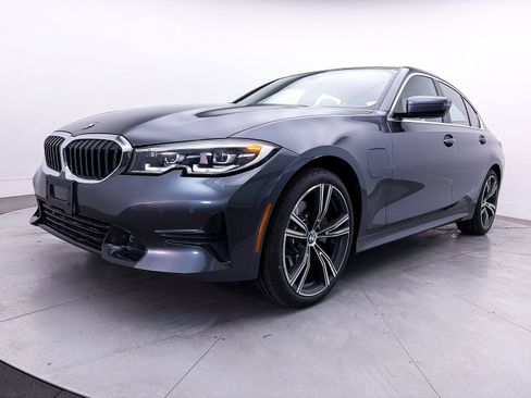 Used 2021 BMW 330e xDrive w/ Convenience Package AWD/4WD image 12