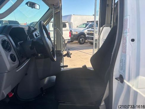 Used 2014 Ford E-350 and Econoline 350 Super Duty image 15