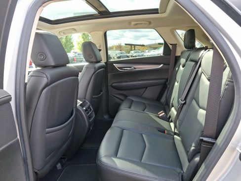 Used 2018 Cadillac XT5 Luxury w/ LPO, Wheel Lock Package image 10