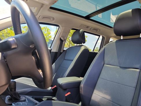 Used 2021 Volkswagen Tiguan SEL FWD image 26