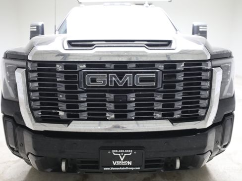 Used 2024 GMC Sierra 2500 Denali Ultimate AWD/4WD image 7