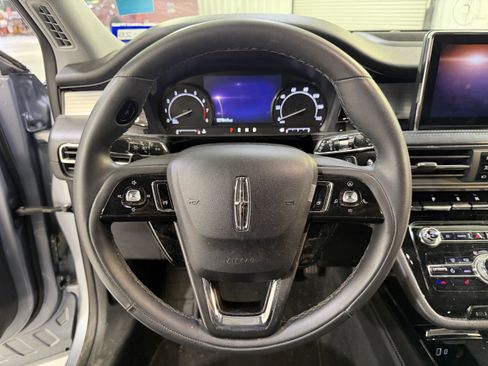 Used 2022 Lincoln Corsair FWD w/ Rear Removable Package Tray image 15