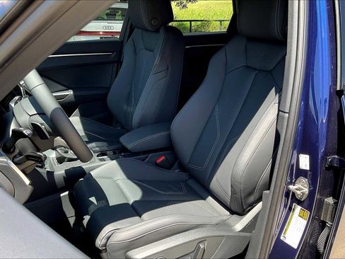 New 2025 Audi Q3 2.0T Premium image 9