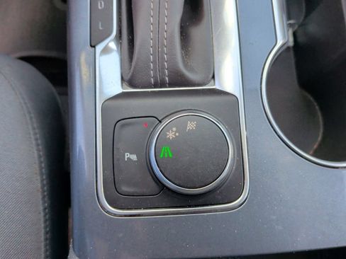 Used 2019 Chevrolet Blazer LT FWD image 26