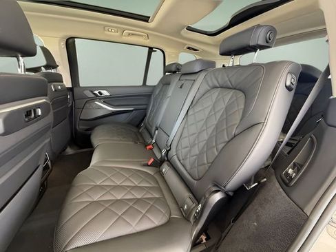 Used 2026 BMW X7 xDrive40i w/ Premium Package image 28