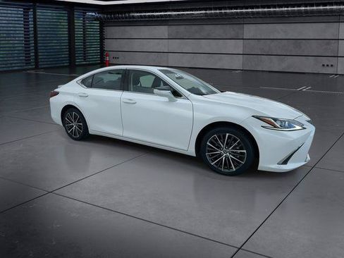 Certified 2024 Lexus ES 300h w/ Premium Package FWD image 2
