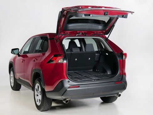 Used 2023 Toyota RAV4 LE image 6