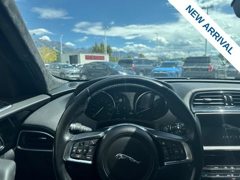 Used 2019 Jaguar F-PACE Prestige AWD/4WD image 22