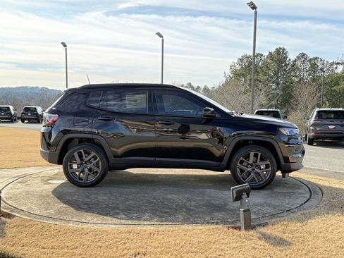 New 2026 Jeep Compass Latitude image 8