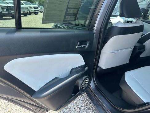 Used 2022 Toyota Prius XLE FWD image 31