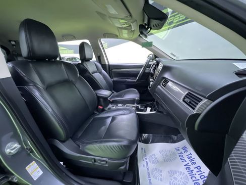 Used 2020 Mitsubishi Outlander SEL image 29