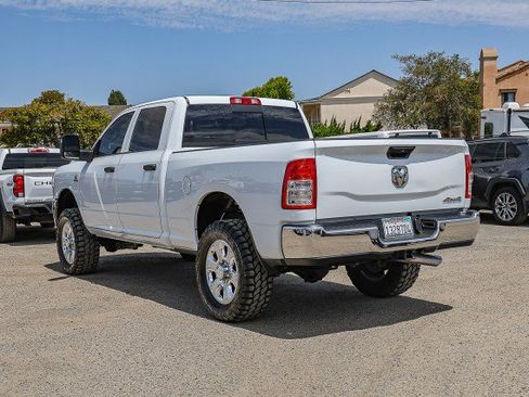 Used 2024 RAM 2500 Tradesman w/ Chrome Appearance Group AWD/4WD image 9