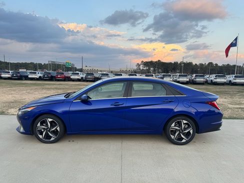 Used 2021 Hyundai Elantra Limited image 5