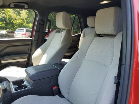 Used 2025 Toyota 4Runner SR5 AWD/4WD image 22