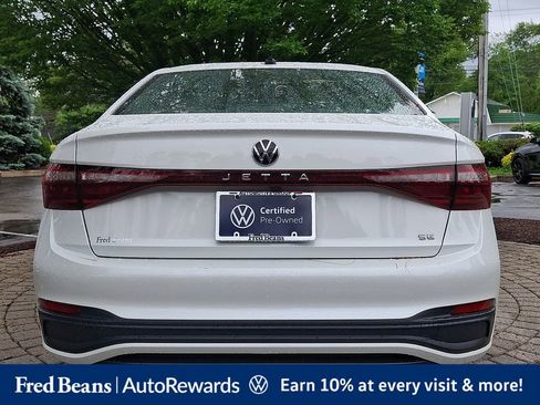 Used 2025 Volkswagen Jetta SE w/ Sunroof Package FWD image 5