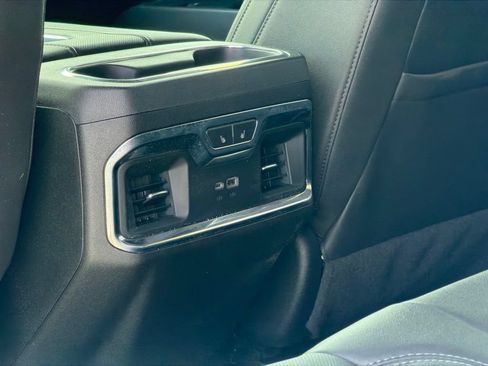 Used 2022 Chevrolet Silverado 1500 LTZ w/ LTZ Convenience Package II AWD/4WD image 37