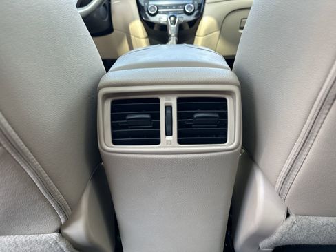 Used 2017 Nissan Rogue SL w/ SL Premium Package image 31